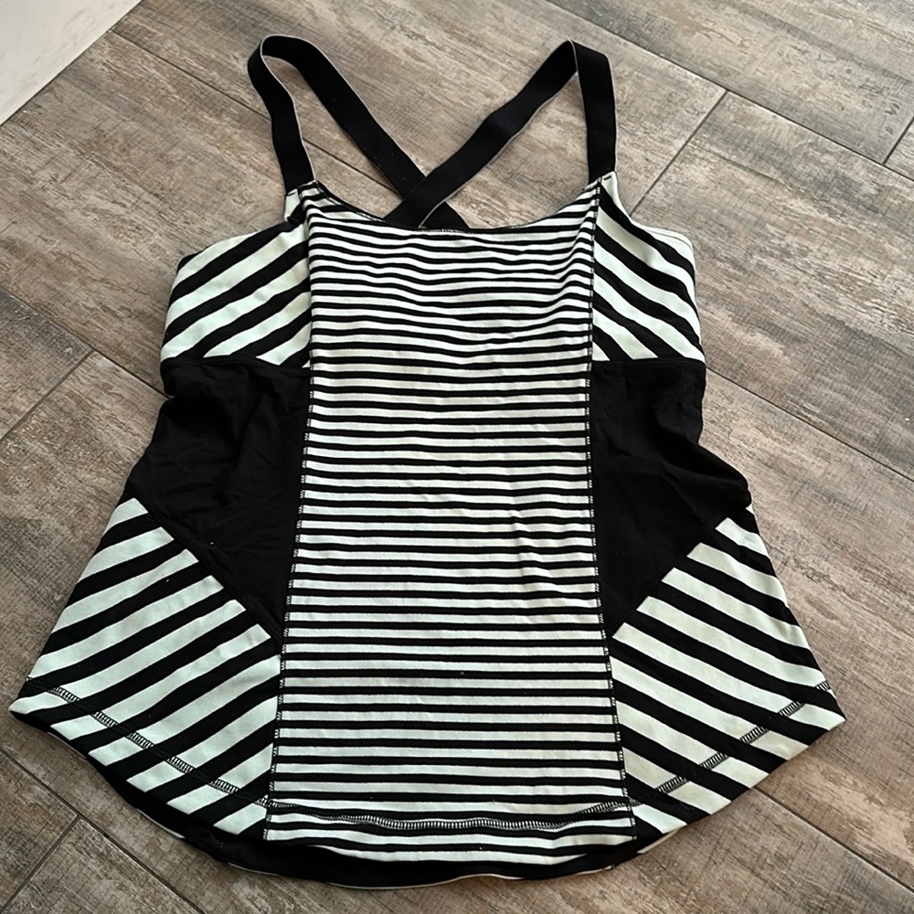 Lululemon workout tank